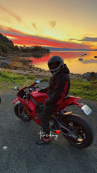Ducati Panigale V4 S 8 of 12