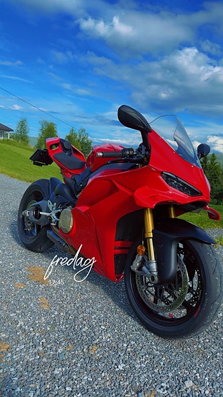 Ducati Panigale V4 S 11 of 12