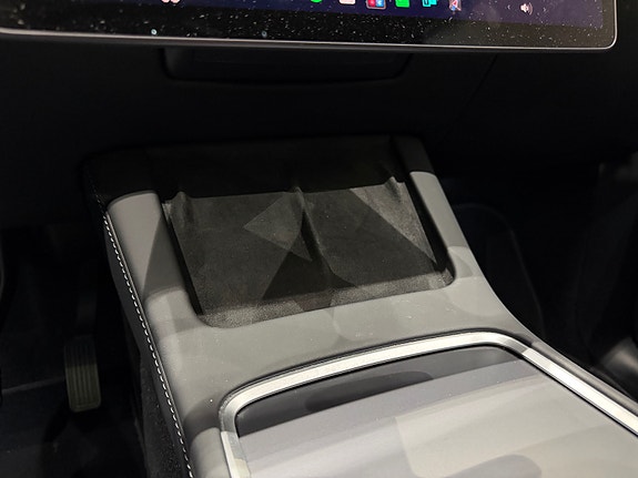 Tesla Model Y 30 of 30