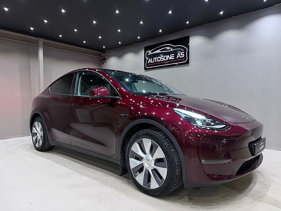 Tesla Model Y 4 of 30