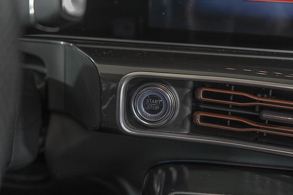 Mercedes-Benz EQC400 22 of 27