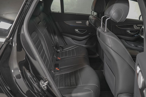 Mercedes-Benz EQC400 12 of 27
