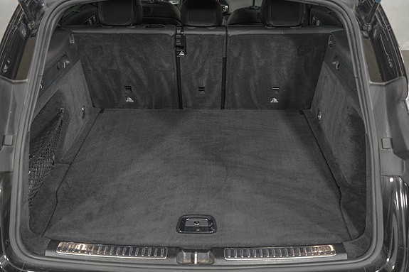 Mercedes-Benz EQC400 8 of 27