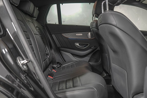 Mercedes-Benz EQC400 11 of 27