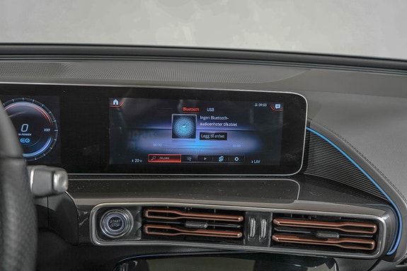 Mercedes-Benz EQC400 23 of 27