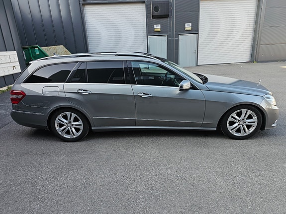 Mercedes-Benz E220 d 4 of 26