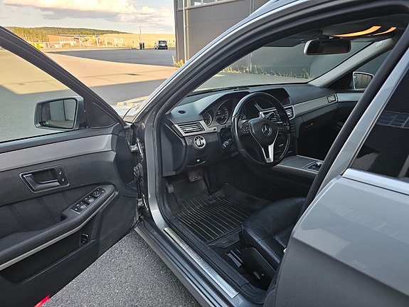 Mercedes-Benz E220 d 16 of 26