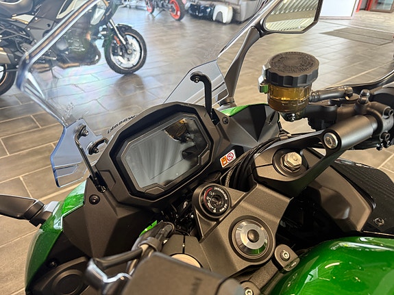 Kawasaki Ninja 1100SX SE 12 of 14