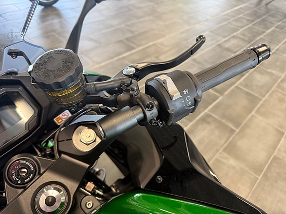 Kawasaki Ninja 1100SX SE 13 of 14