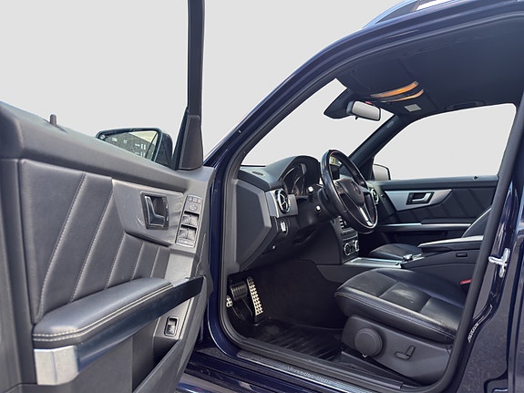 Mercedes-Benz GLK220 10 of 25