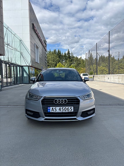 Audi A1 2 of 12