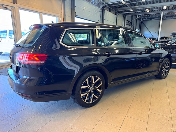 Volkswagen Passat 8 of 30