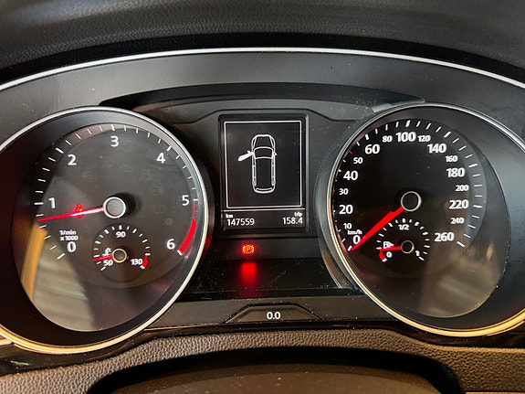 Volkswagen Passat 19 of 30
