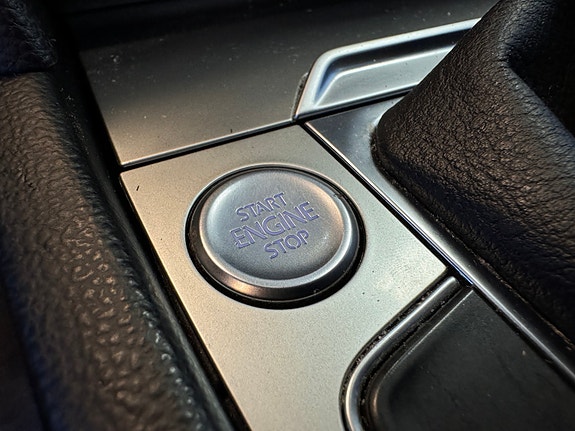 Volkswagen Passat 27 of 30