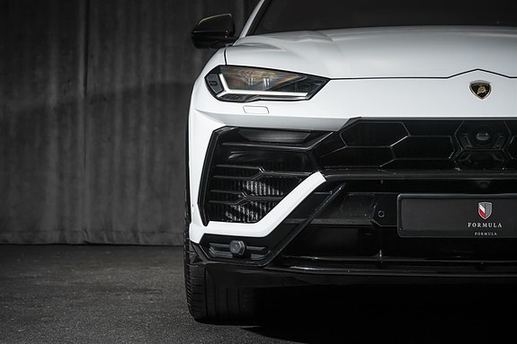 Lamborghini Urus 18 of 30