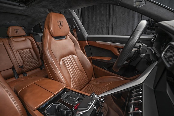 Lamborghini Urus 24 of 30