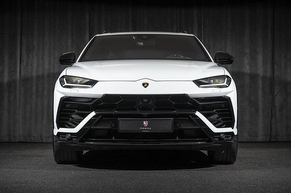 Lamborghini Urus 4 of 30