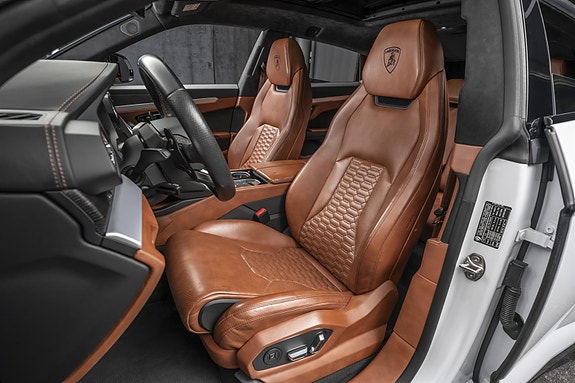 Lamborghini Urus 25 of 30