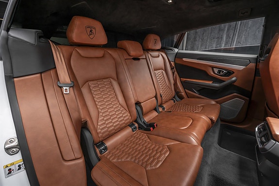 Lamborghini Urus 27 of 30