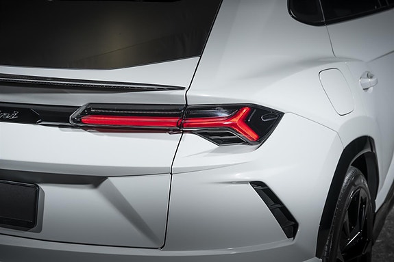 Lamborghini Urus 14 of 30