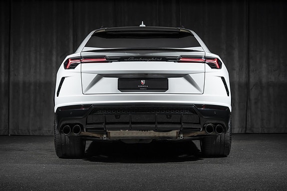 Lamborghini Urus 5 of 30