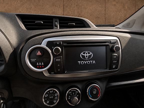 Toyota Yaris 12 of 12