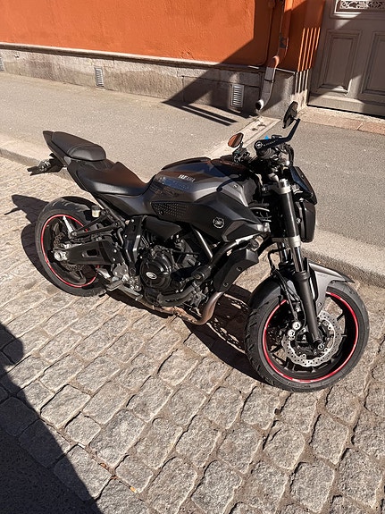 Yamaha MT-07 3 of 6