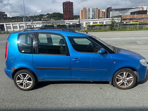 Skoda Roomster 2 of 6