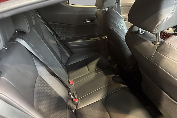 Toyota C-HR 17 of 20