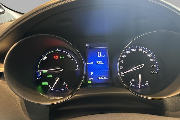 Toyota C-HR 12 of 20