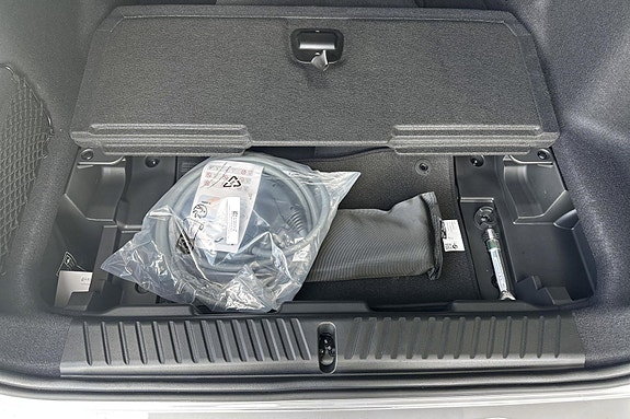 BMW iX3 20 of 30