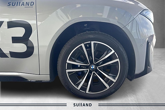 BMW iX3 24 of 30