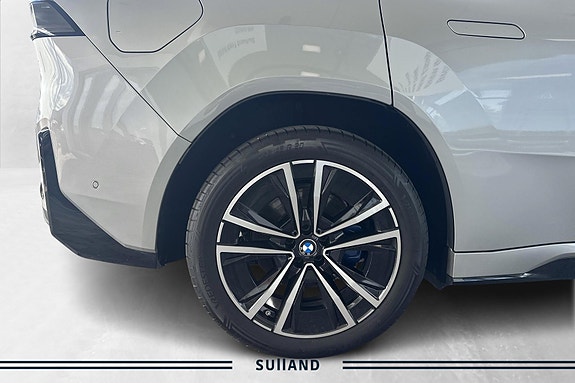 BMW iX3 23 of 30