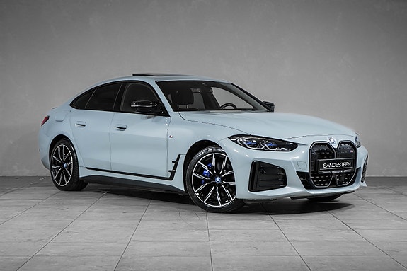 BMW i4 3 of 26