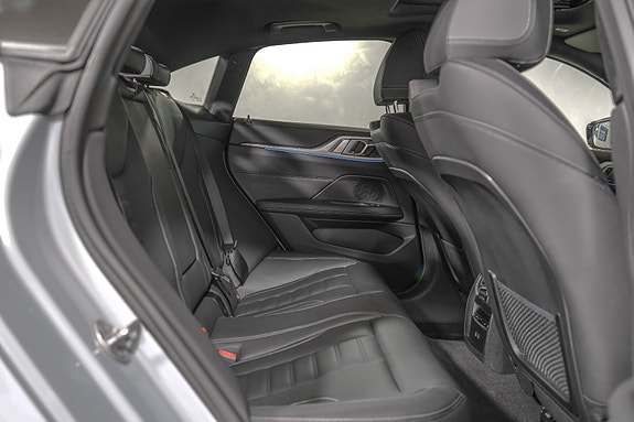 BMW i4 11 of 26
