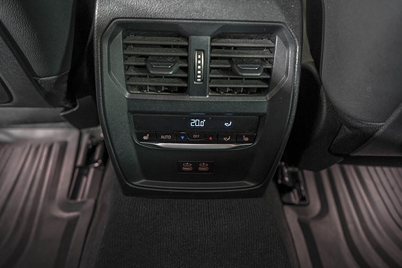 BMW i4 13 of 26