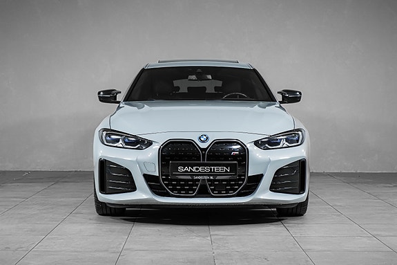 BMW i4 2 of 26