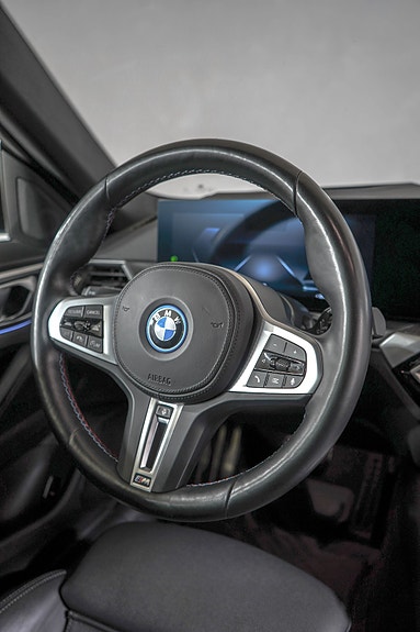 BMW i4 19 of 26