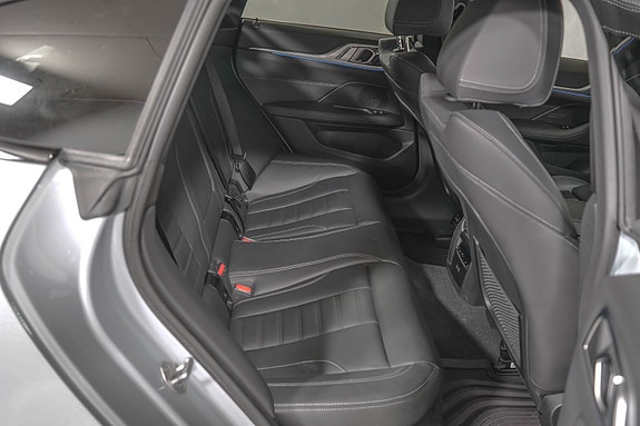 BMW i4 12 of 26