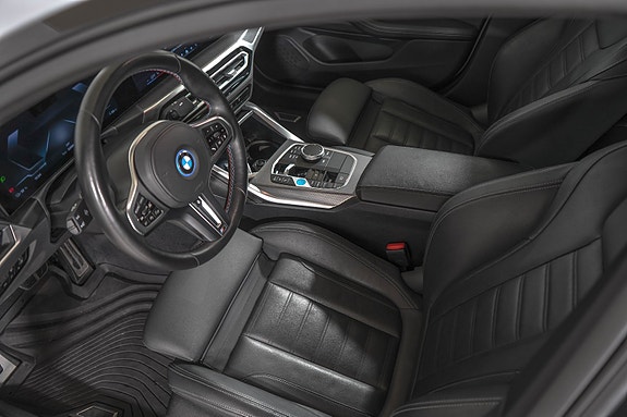 BMW i4 14 of 26