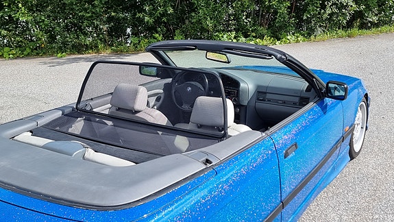 BMW 320i 20 of 30