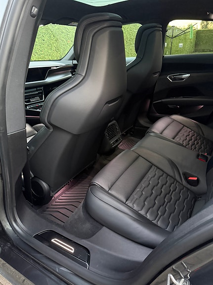 Audi e-tron GT 27 of 30