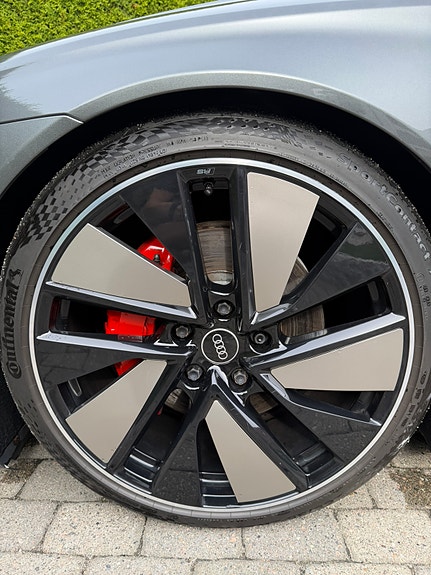 Audi e-tron GT 19 of 30