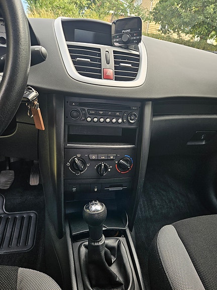 Peugeot 207 17 of 30