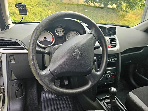 Peugeot 207 10 of 30