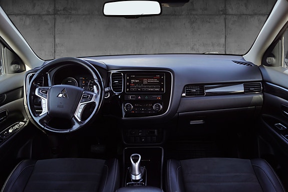 Mitsubishi Outlander 13 of 30