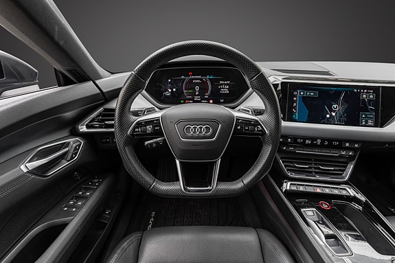 Audi e-tron GT 14 of 30