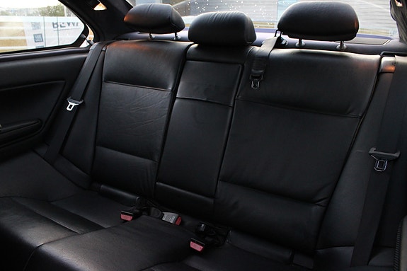 BMW 330Ci 14 of 17