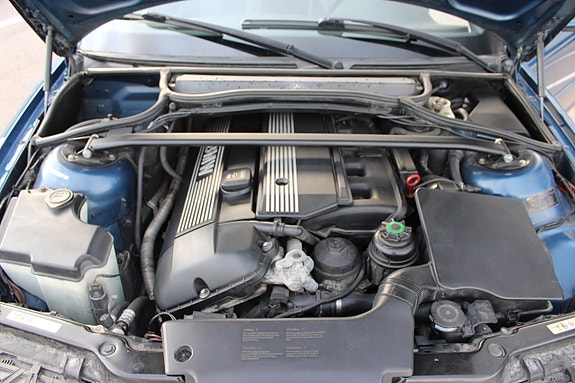 BMW 330Ci 16 of 17