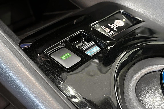 Nissan Leaf 27 of 29